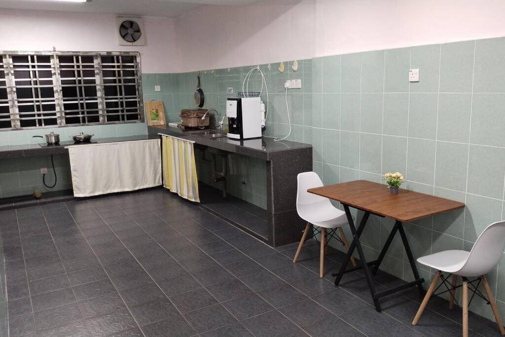 1122 Park S2 # U - 5 Bedroom